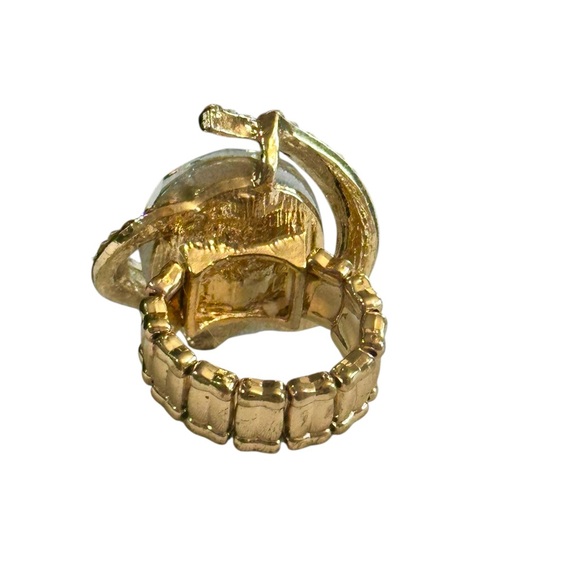 Beautiful Stretch Cocktail Statement Ring - Gold Tone - Clear Stone - Picture 3 of 3